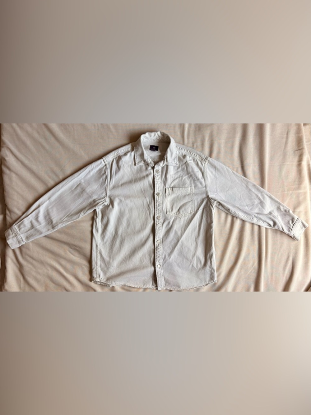 H&M Men's Off-White Long Sleeve Button-Down Shirt
